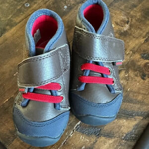 PEDIPED Boys Jay Chukka Boot Size 5 Brown, Blue‎ and Red